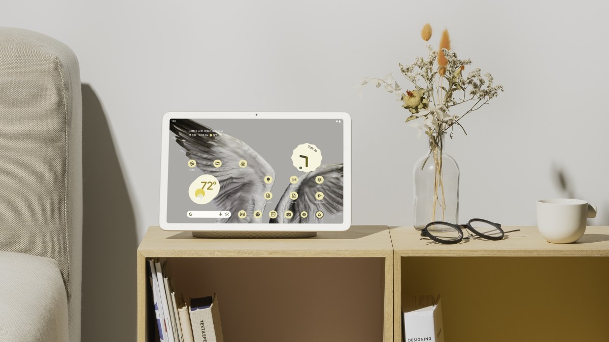 Pixel Tablet on Dock